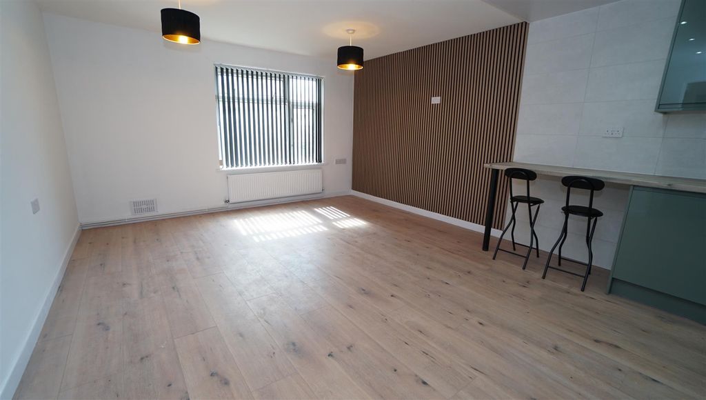 Property photo 2 of 12 Dsc01414.Jpg