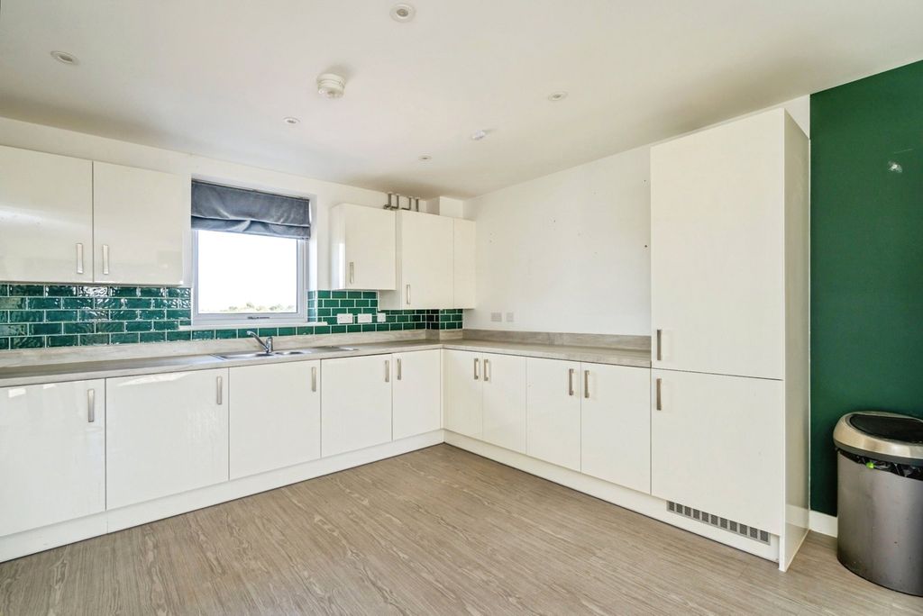 Property photo 3 of 17 Photo