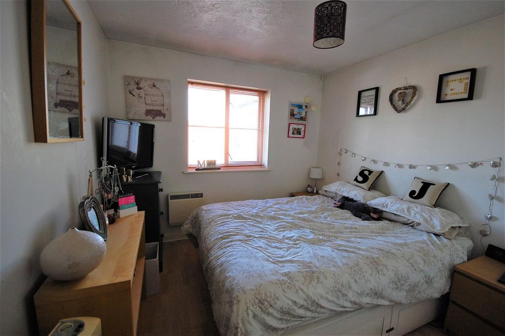Property photo 3 of 5