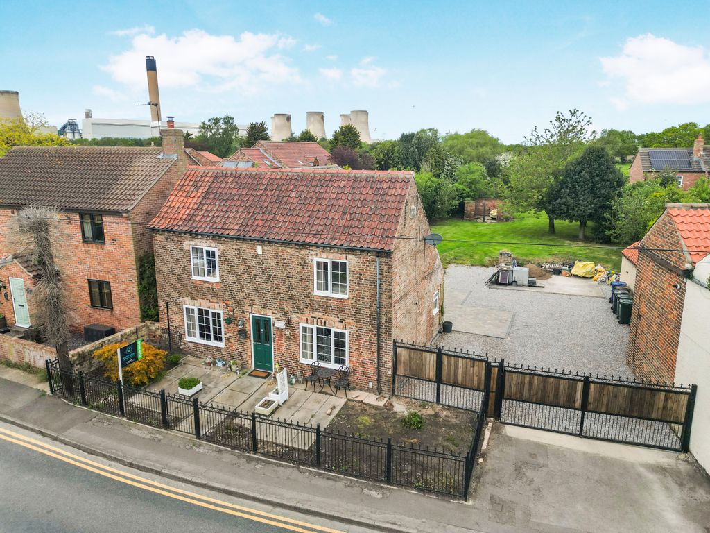 Property photo 1 of 14 Aerial
