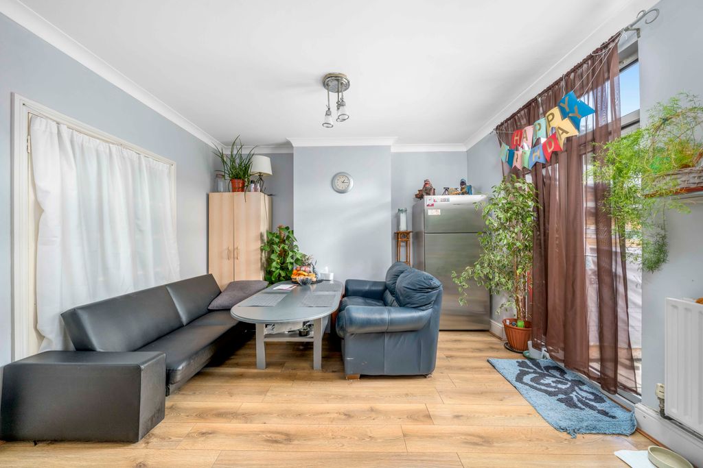Property photo 3 of 14