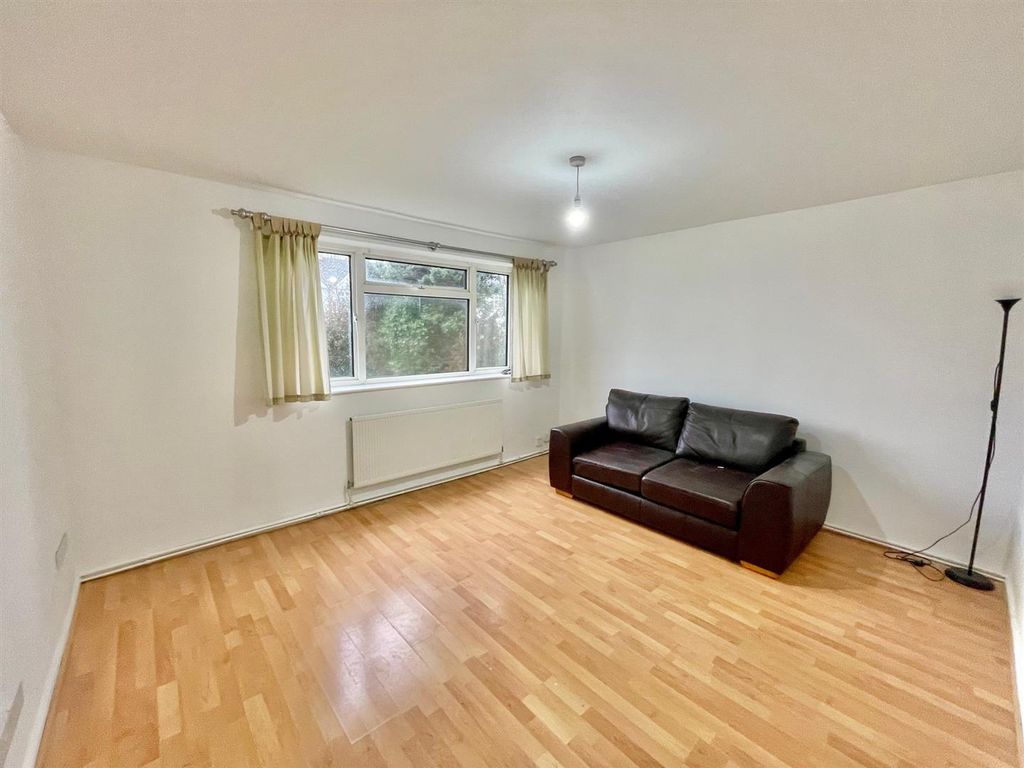 Property photo 2 of 8 12 Dugdale Lounge.Jpg