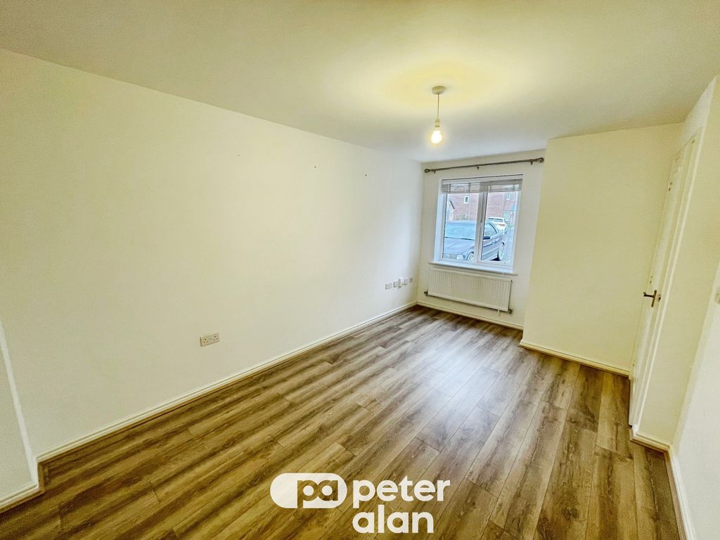 Property photo 3 of 11 Image
