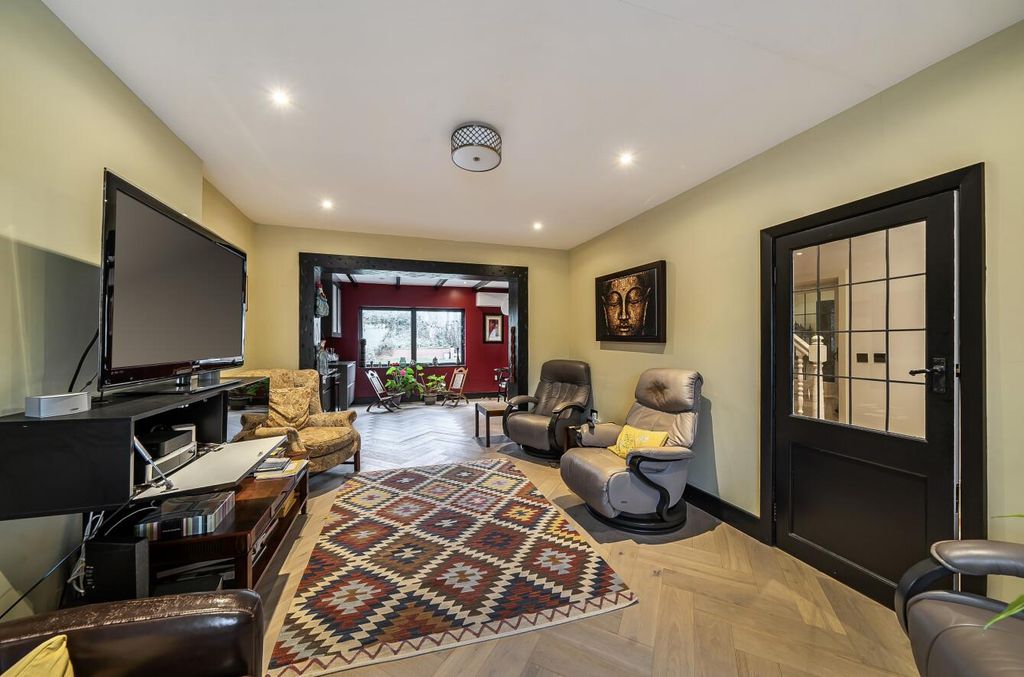 Additional image 15 of 5 bed property for saleCavendish Drive, Edgware HA8