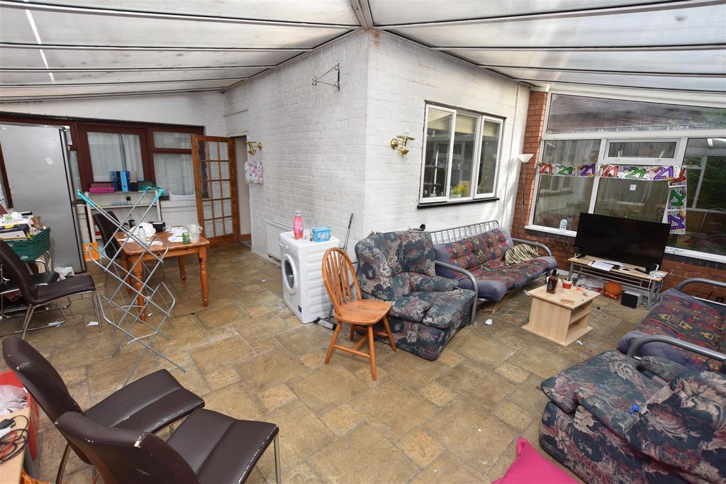 Property photo 2 of 15 Conservatory