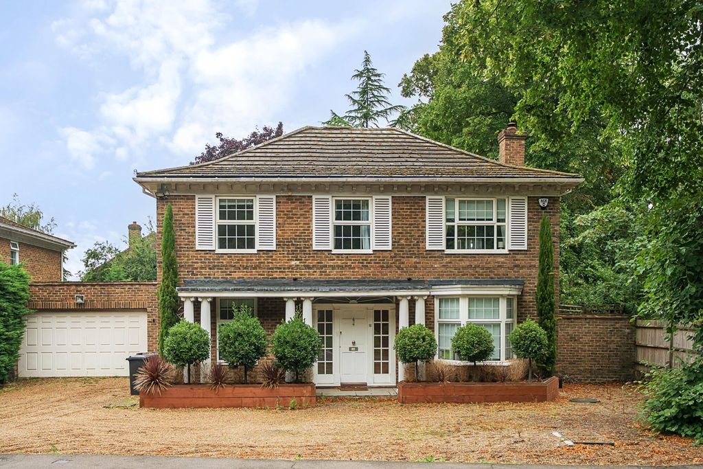 Property photo 1 of 18 External