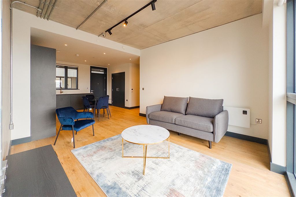 Property photo 1 of 10 (Main)
