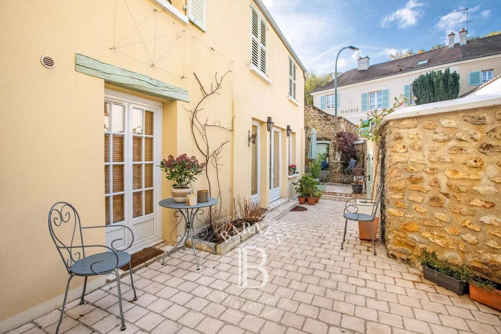 Property photo 2 of 24