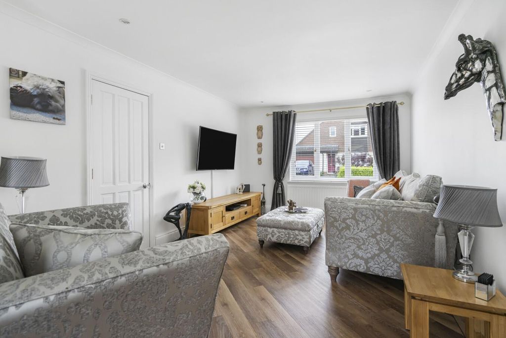 Property photo 3 of 25 3842877_Preview.Jpg