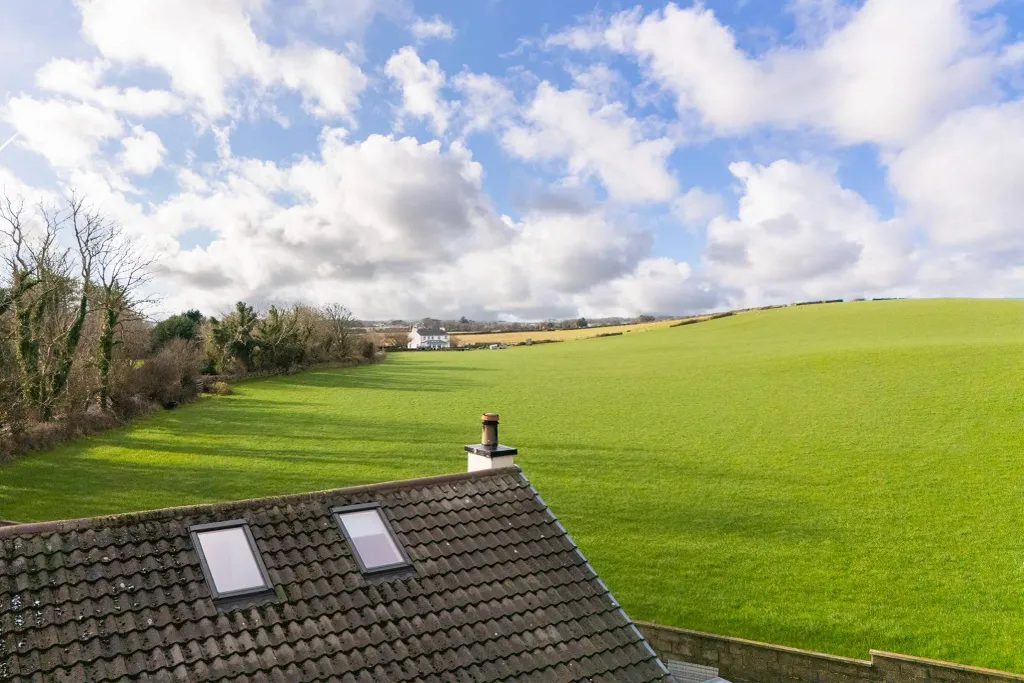 Property photo 3 of 38