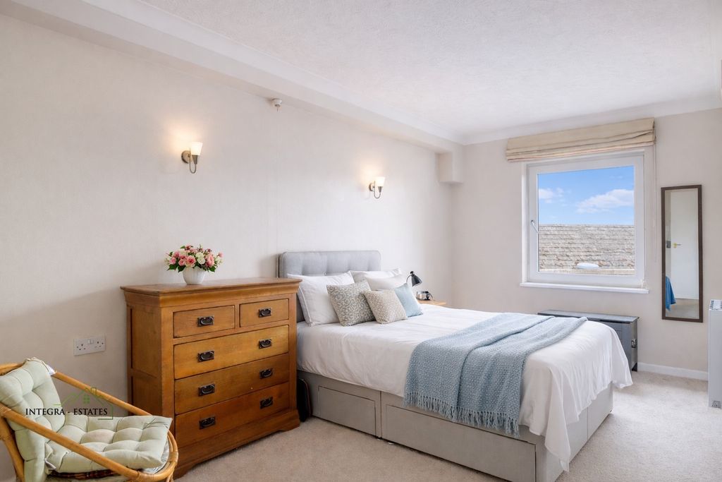 Property photo 3 of 18 Bedrooom Homewalk House Se26