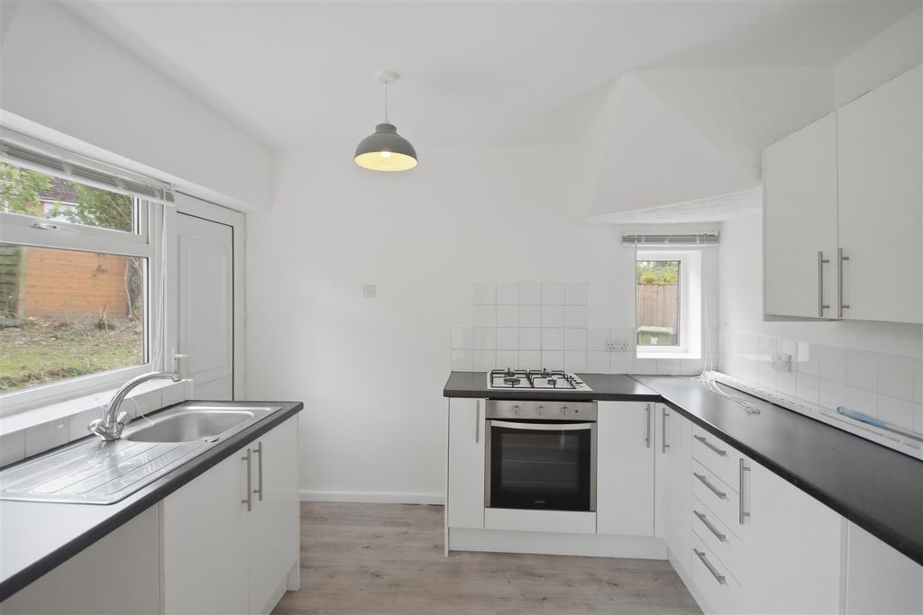 Property photo 3 of 15 Kitchen