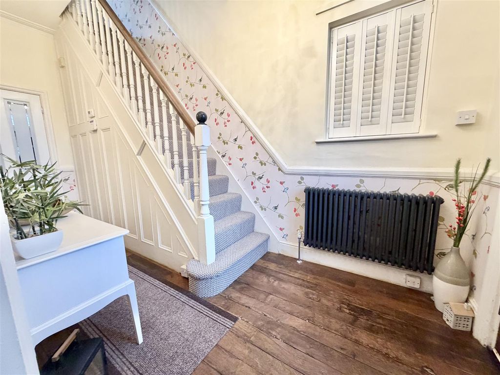 Property photo 3 of 40