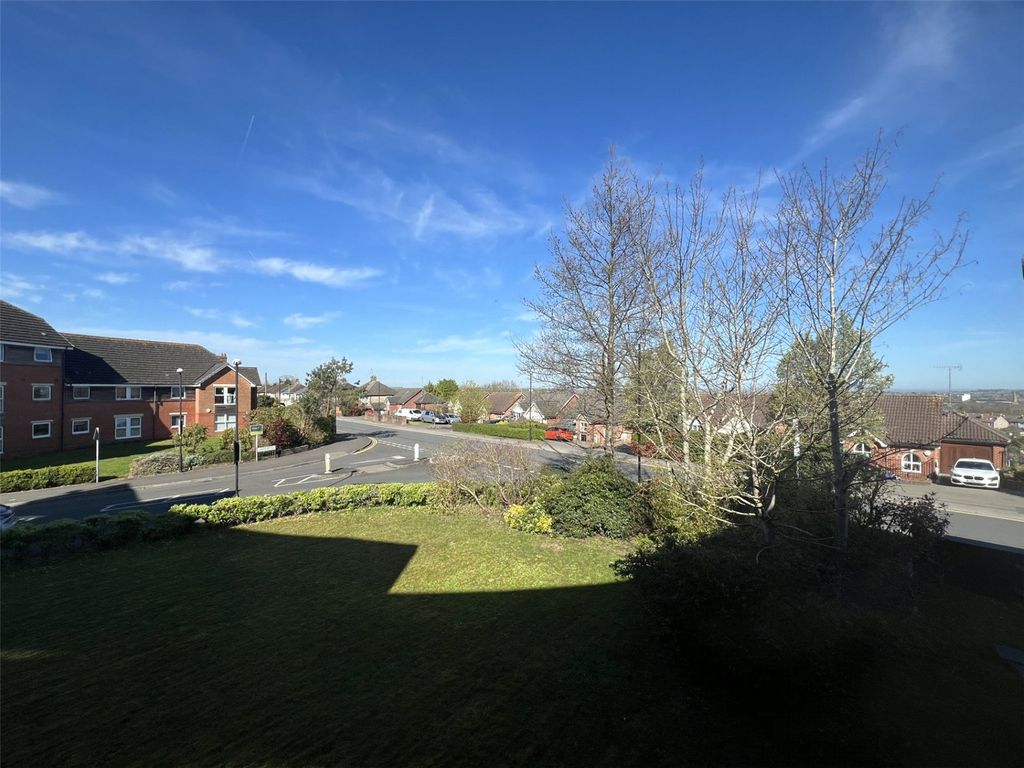 Property photo 2 of 18 Picture No. 10