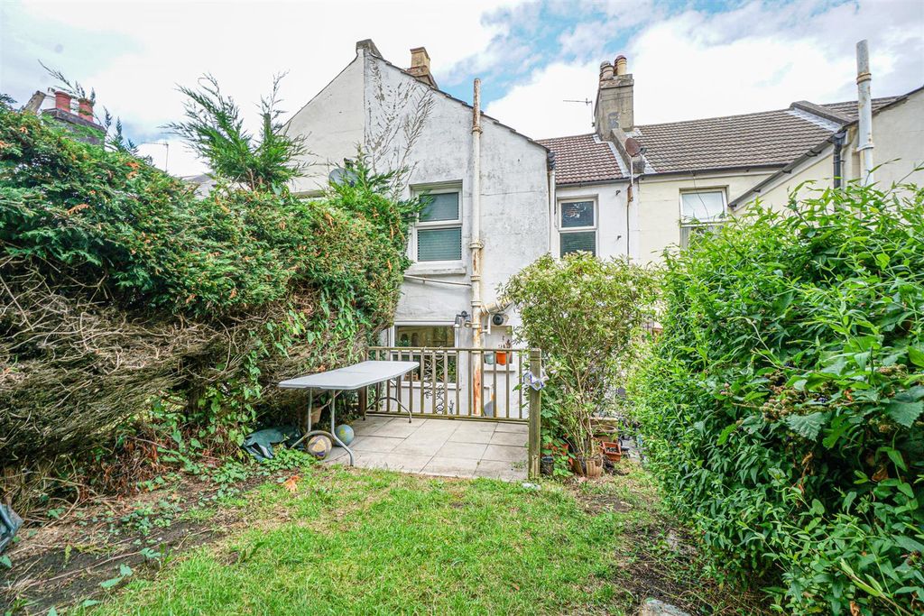 Property photo 2 of 15 Hughenden Road (12)_Alto.Jpg
