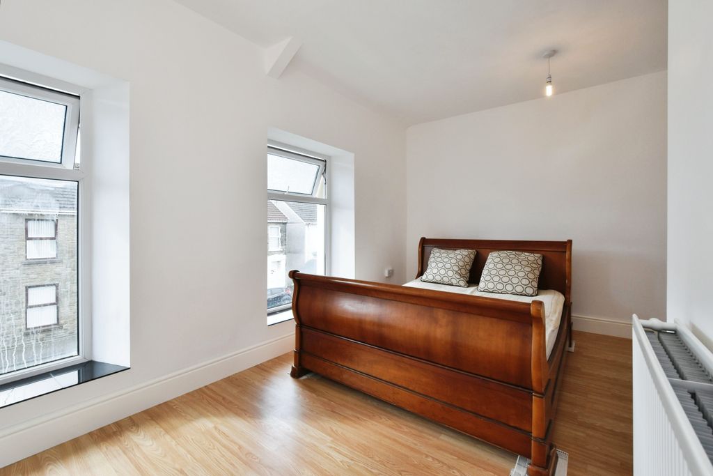 Property photo 3 of 17 Photography
