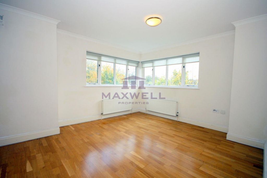 Property photo 3 of 12 To Let 2 Bedroom, 2 Bathroom First Floor Apartment, Maidstone, Me16