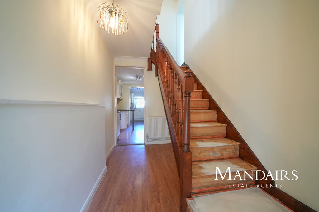 Property photo 2 of 31
