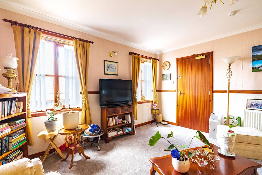 Property photo 2 of 30