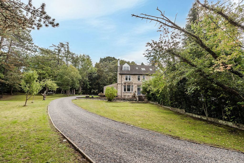 Property photo 3 of 40