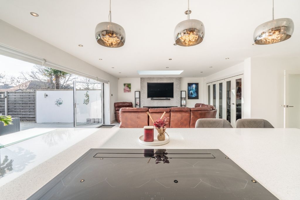 Property photo 3 of 40 4344543