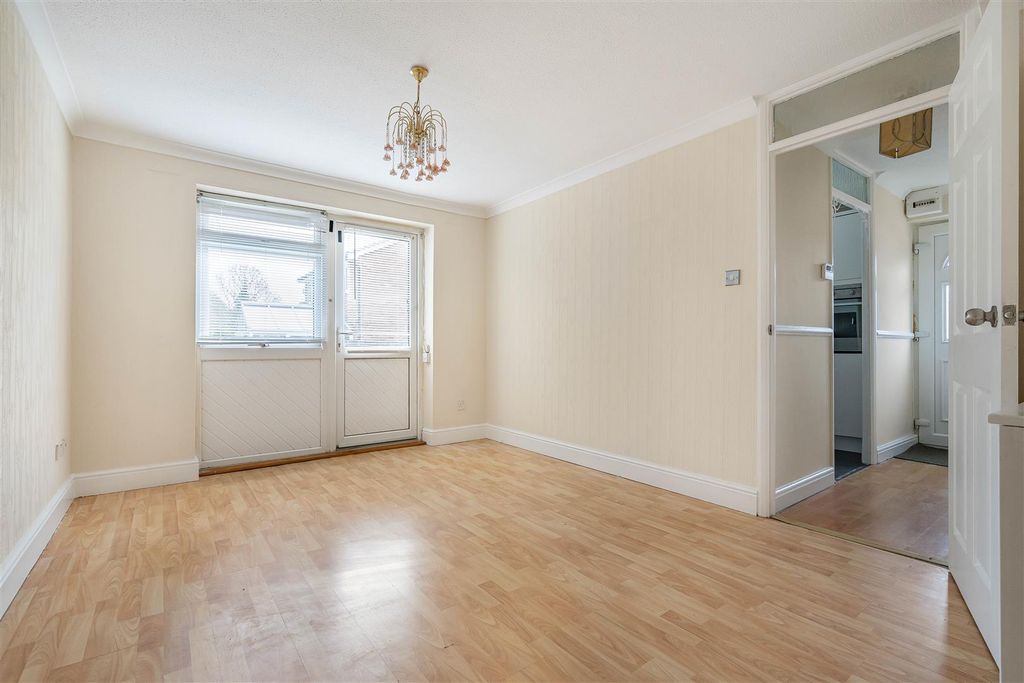 Property photo 2 of 17 9_79220.Jpg