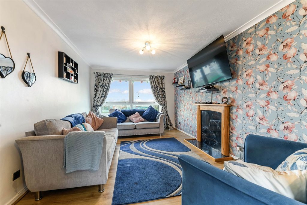 Property photo 2 of 14 Living Room