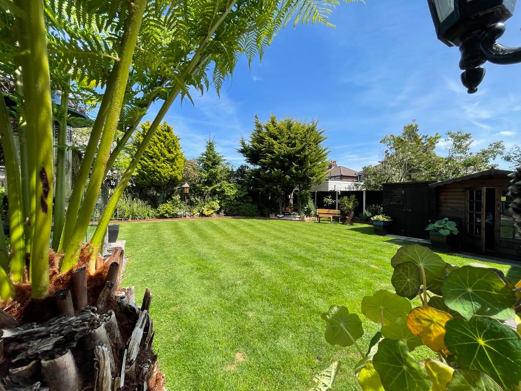 Property photo 2 of 35 Garden