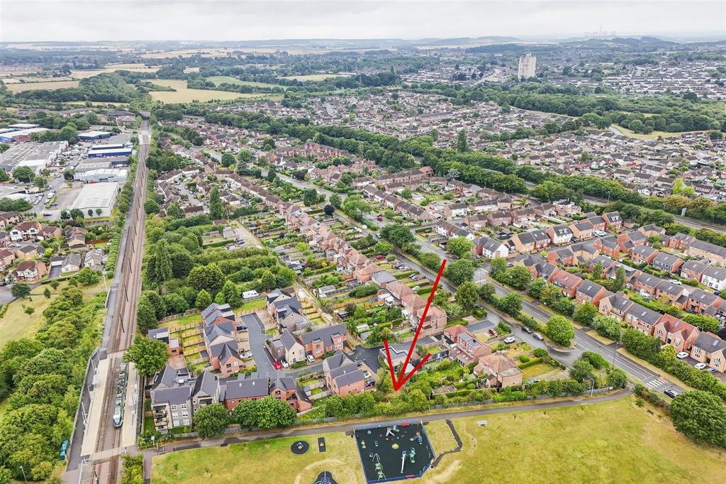 Property photo 2 of 5