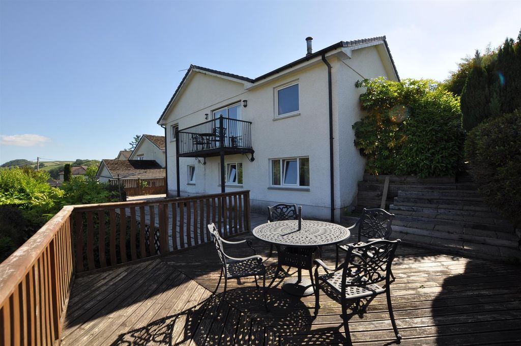 Property photo 1 of 30 Externally