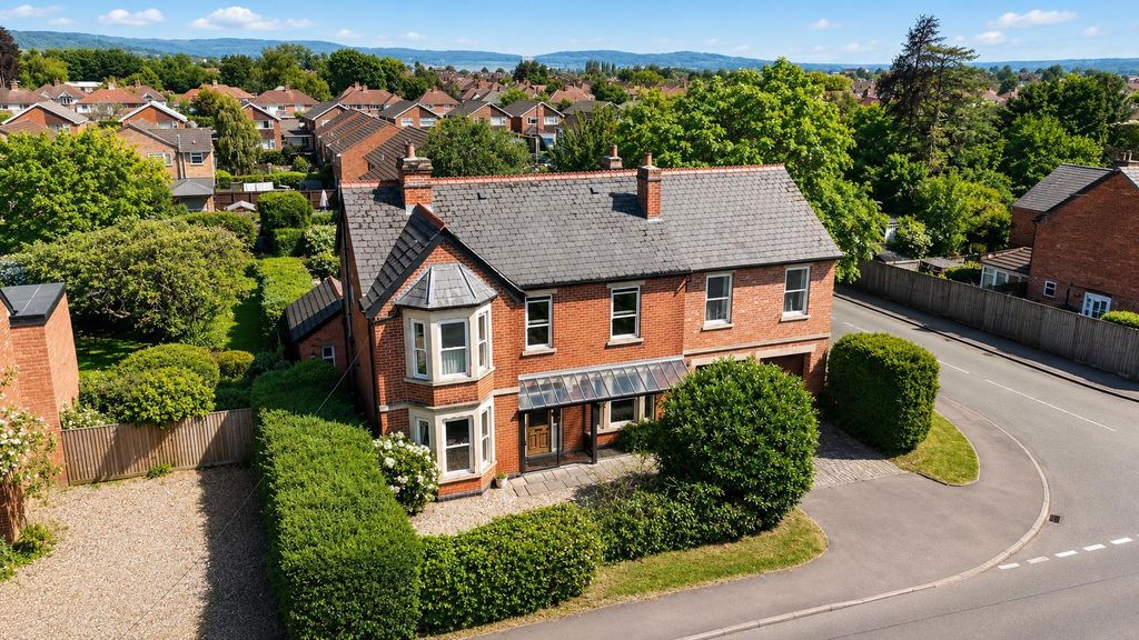 Property photo 1 of 36