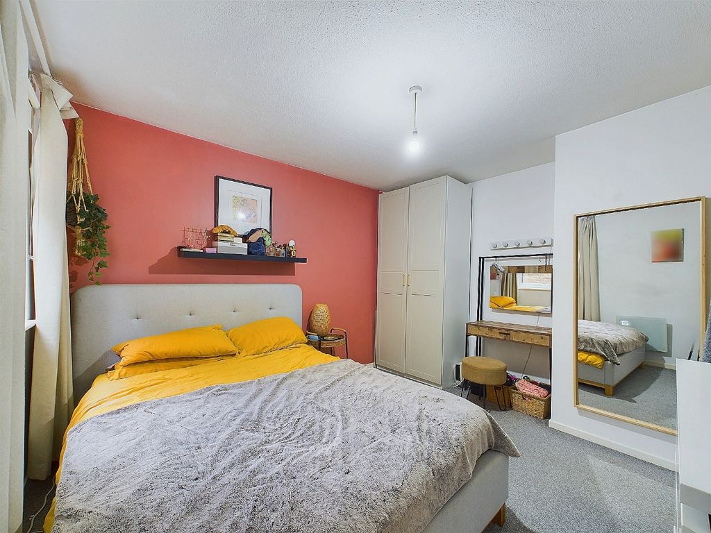 Property photo 3 of 12 3782685