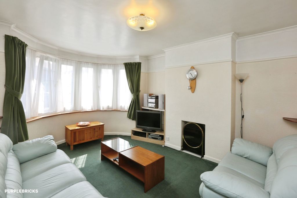Property photo 2 of 30