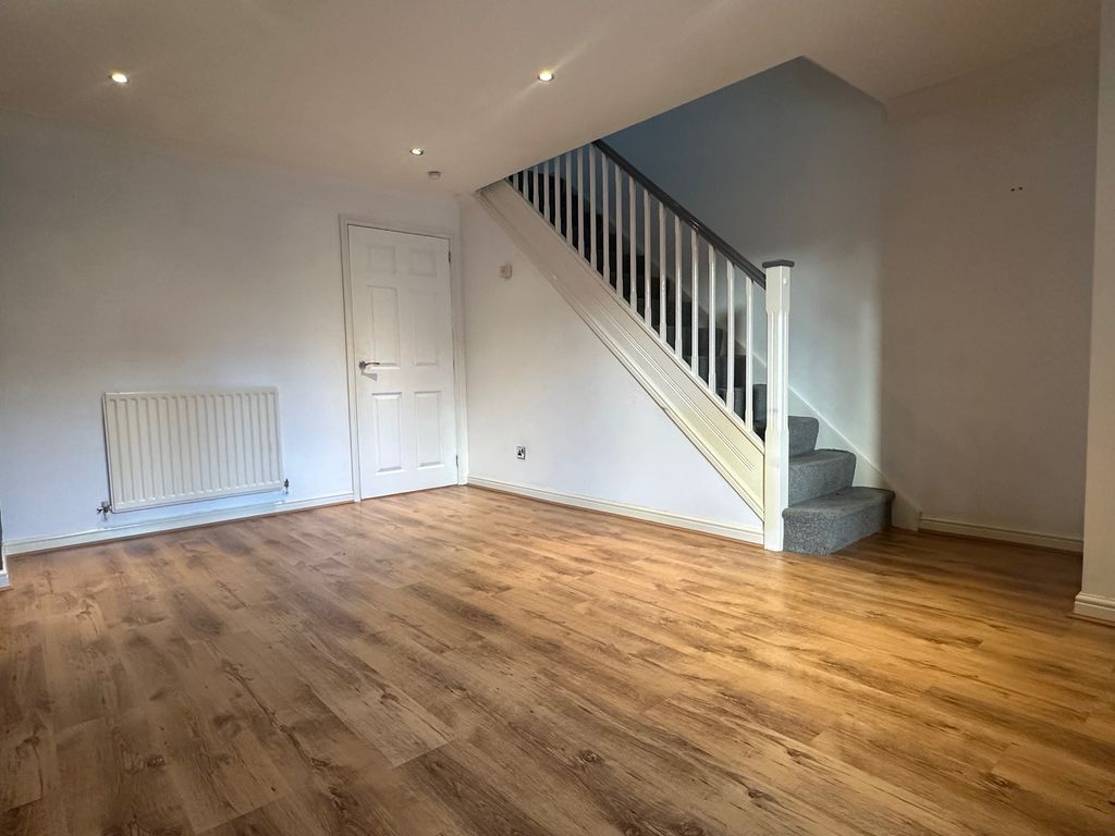 Property photo 3 of 5 Lounge