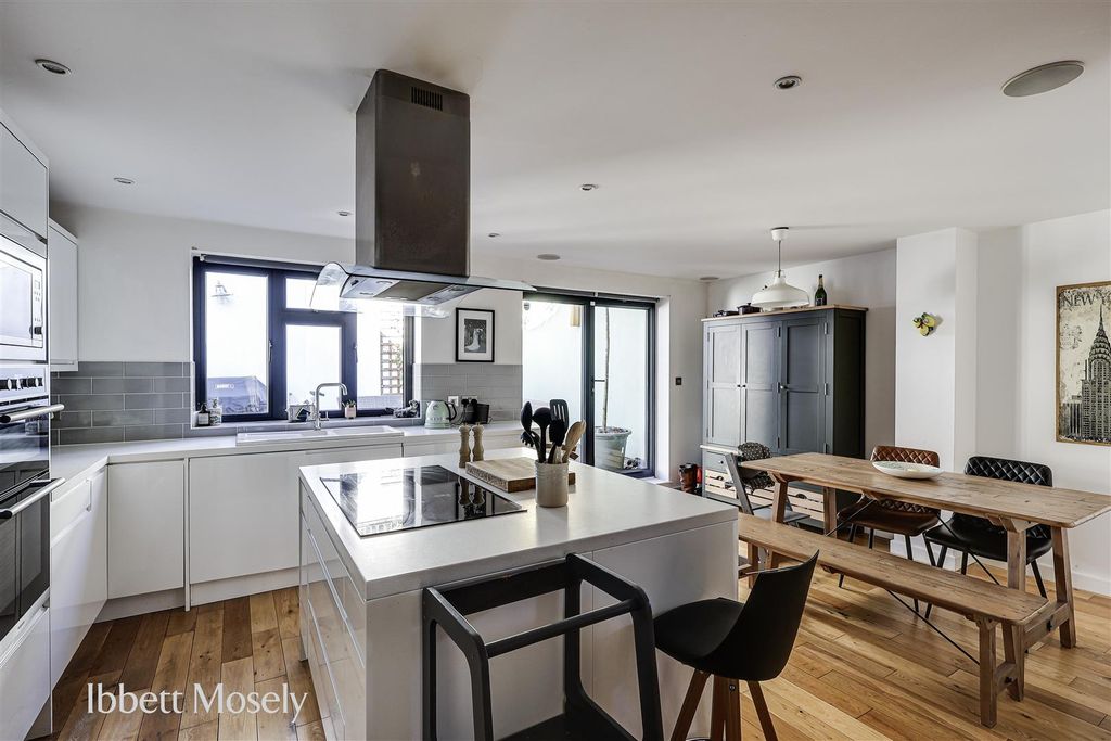 Property photo 3 of 17 8.Jpg