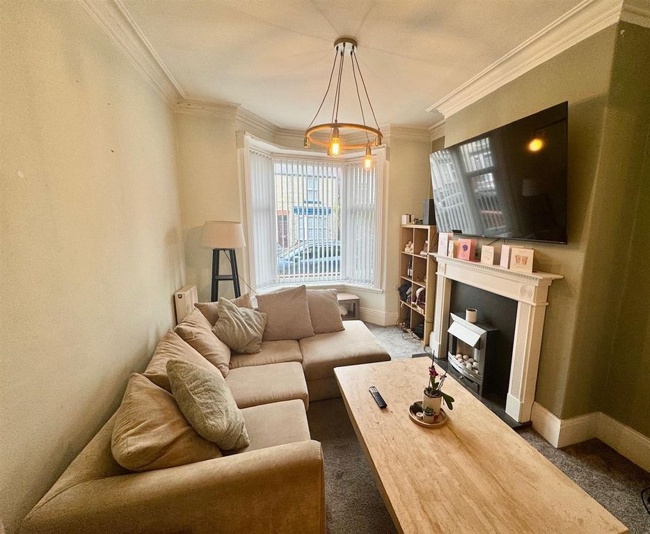 Property photo 2 of 14 Lounge.Jpg