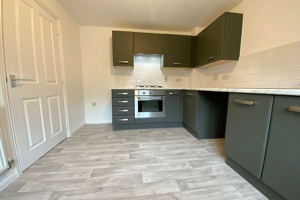 Property photo 3 of 22 Kitchen