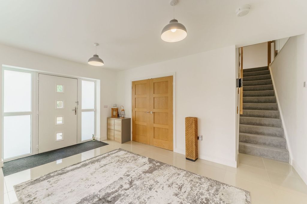 Property photo 2 of 44