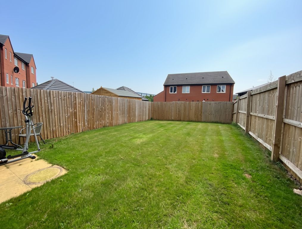Property photo 2 of 11
