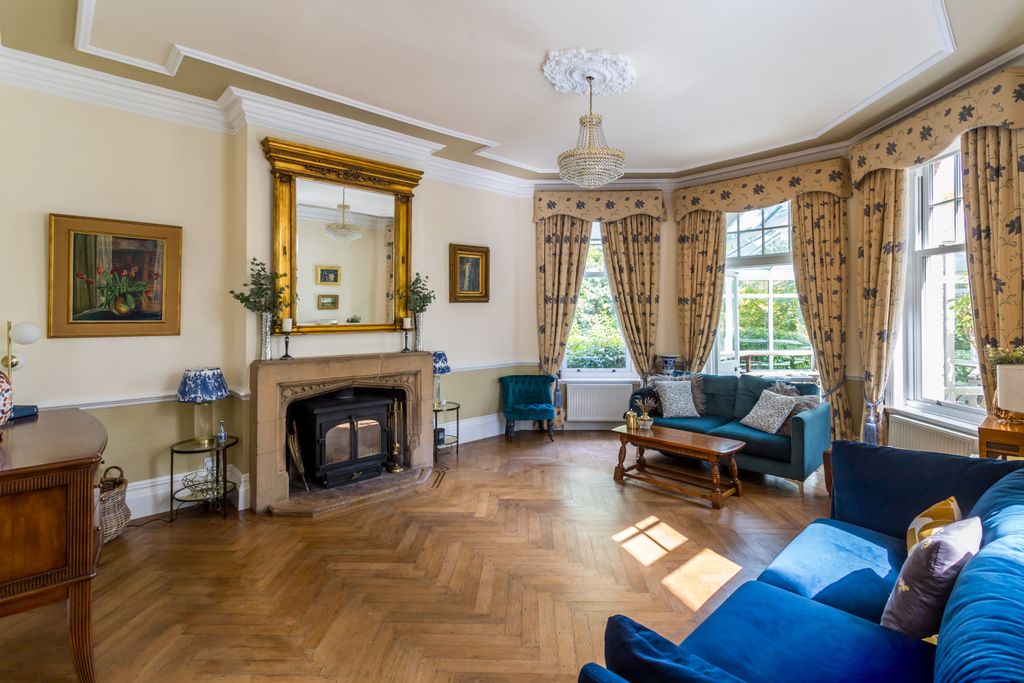 Property photo 3 of 23