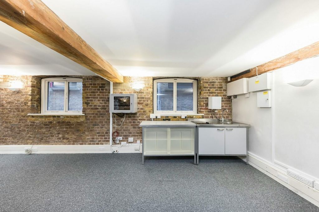 Property photo 3 of 8 Unit 4 Unity Wharf Kit.Jpg