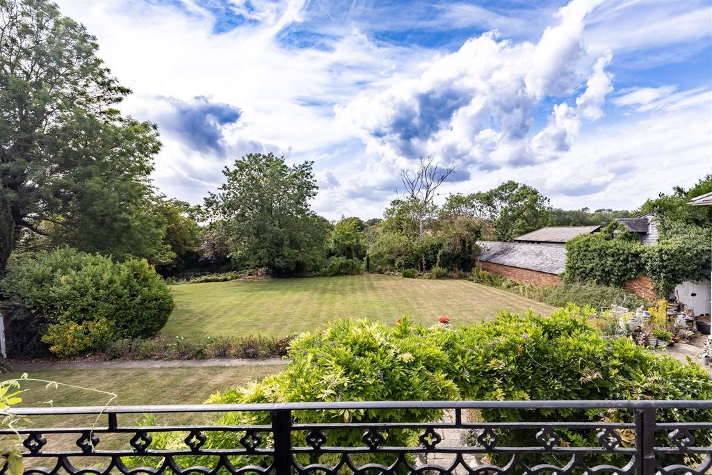 Property photo 3 of 20 3 Campions, (18).Jpg