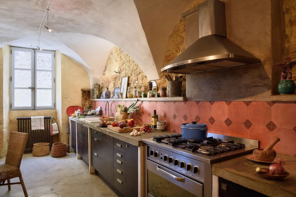 Property photo 3 of 42