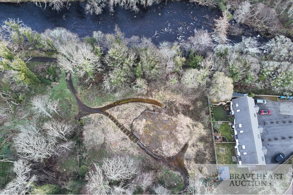 Property photo 1 of 7 Photo 4