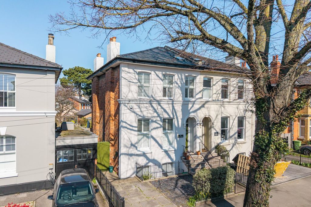 Property photo 1 of 31