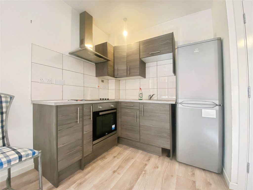 Property photo 2 of 5 Kitchen