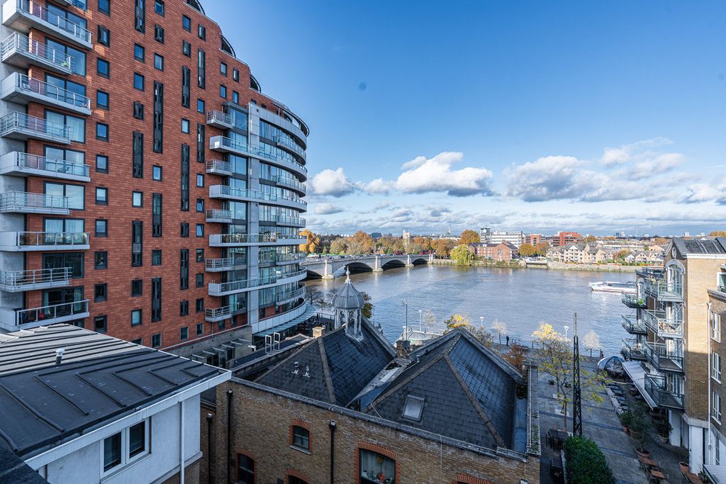 Property photo 3 of 7