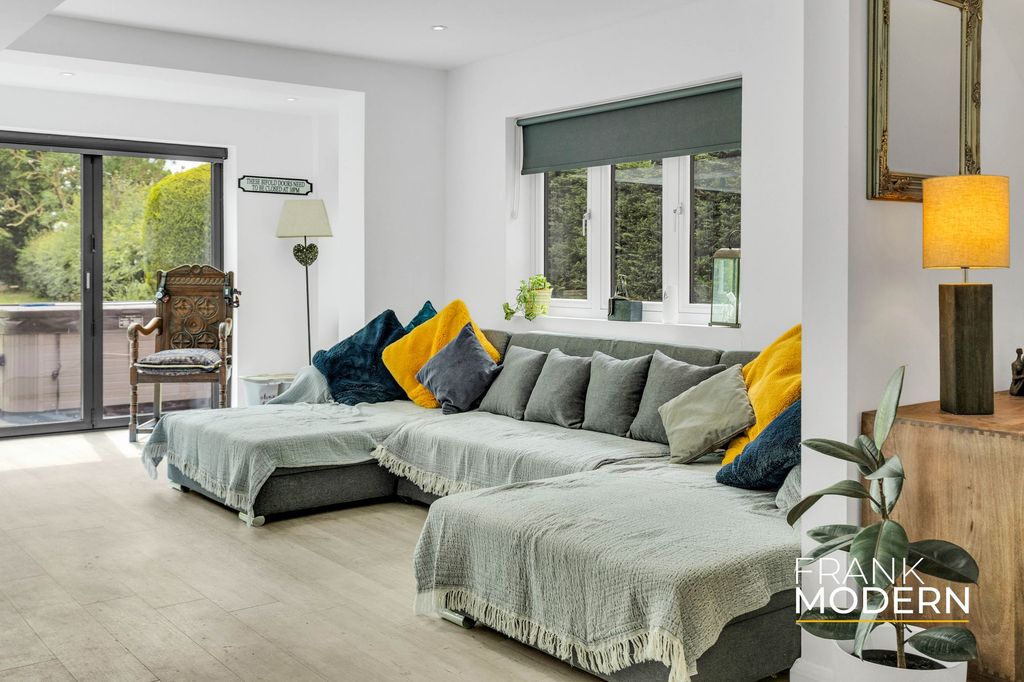 Property photo 3 of 49 Family Area