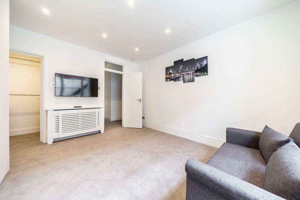 Property photo 1 of 8 Reception Room