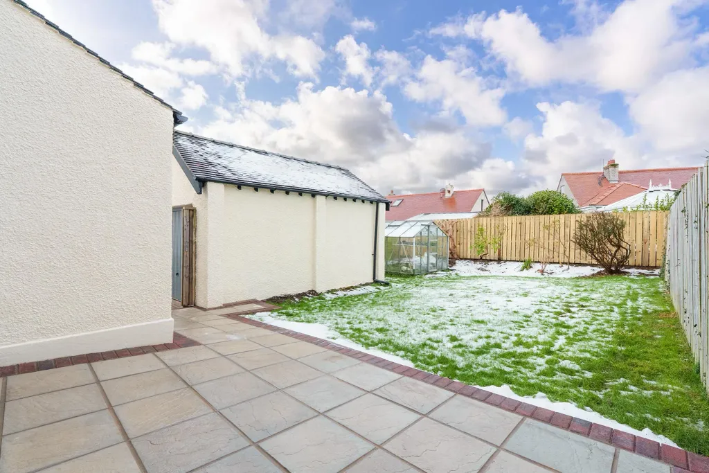 Property photo 3 of 21